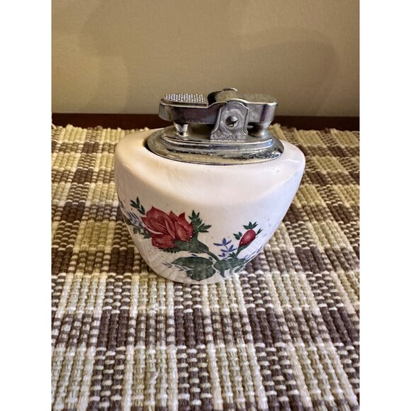Vintage 1950's Floral Ceramic Tabletop Lighter With Red Rose Design & Metal Top - Picture 2 of 9